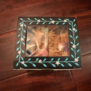 4 pack FinchBerry soap